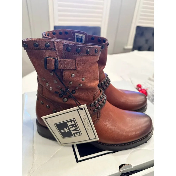 Frye Women’s Veronica Stud Cognac Boot New with tags Leather shoe - Picture 1 of 8